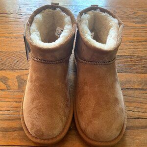 Off-brand 4" UGG Boots – Size 7 NEW, Mykos Classic